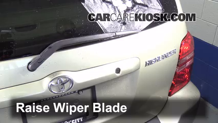2003 Toyota Highlander 2.4L 4 Cyl. Windshield Wiper Blade (Rear) Replace Wiper Blade